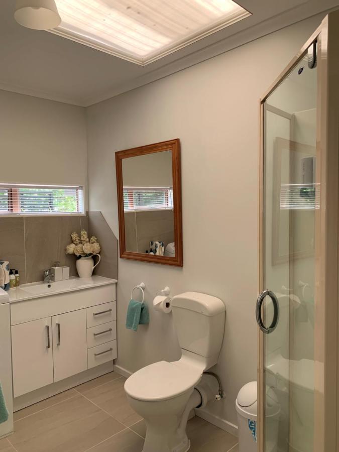 Twin Oaks Quiet Cottage Парапарауму Екстериор снимка